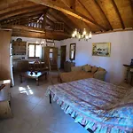 Panos Apartmán Koinira